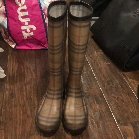 Burberry Tall Haymark Rainboot 37 - Picture 1 of 7